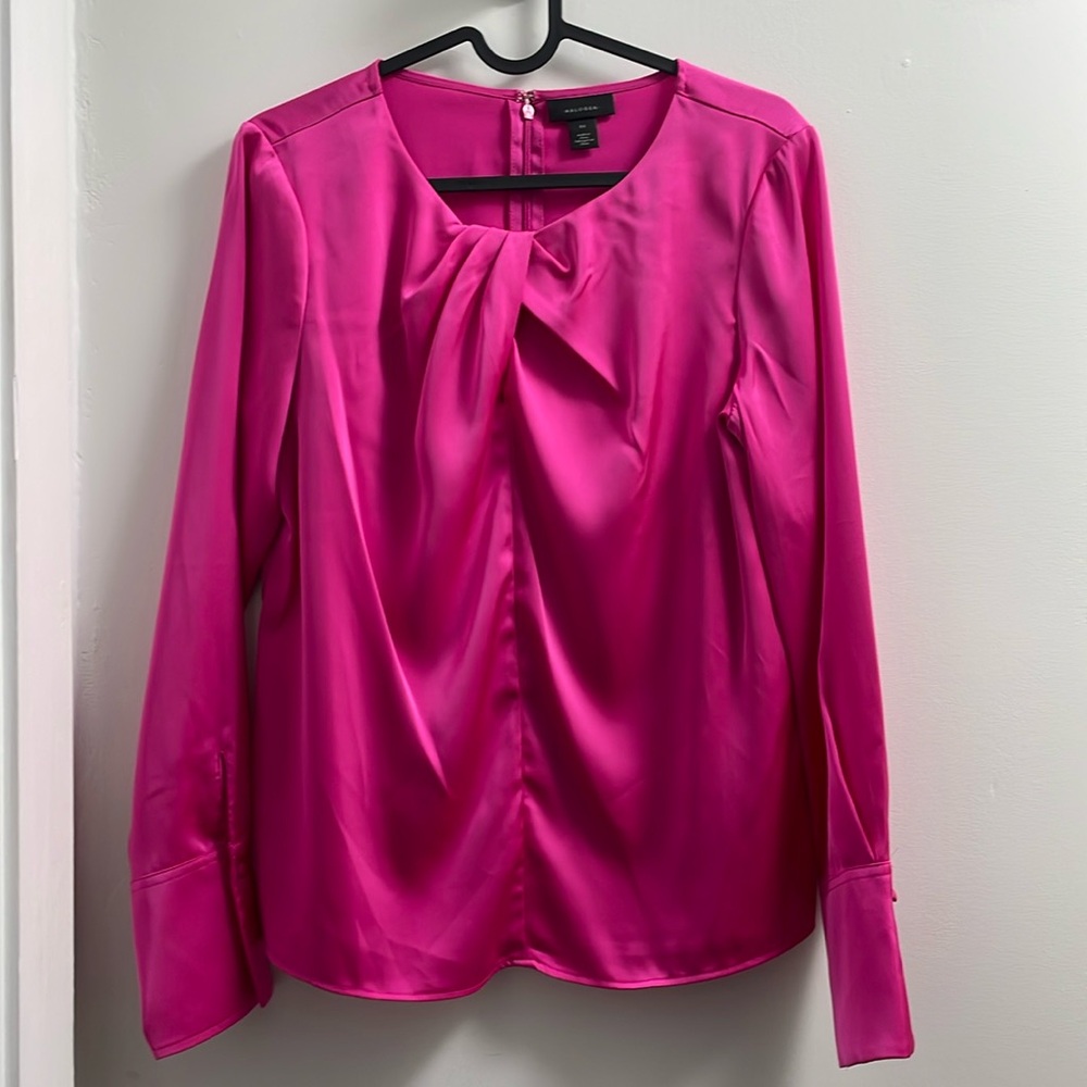 EUC Halogen Long Sleeve Silky Ladies Top, Zip Back Enclosure, Fuschia